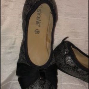 CushionAire snake print flats sz 8